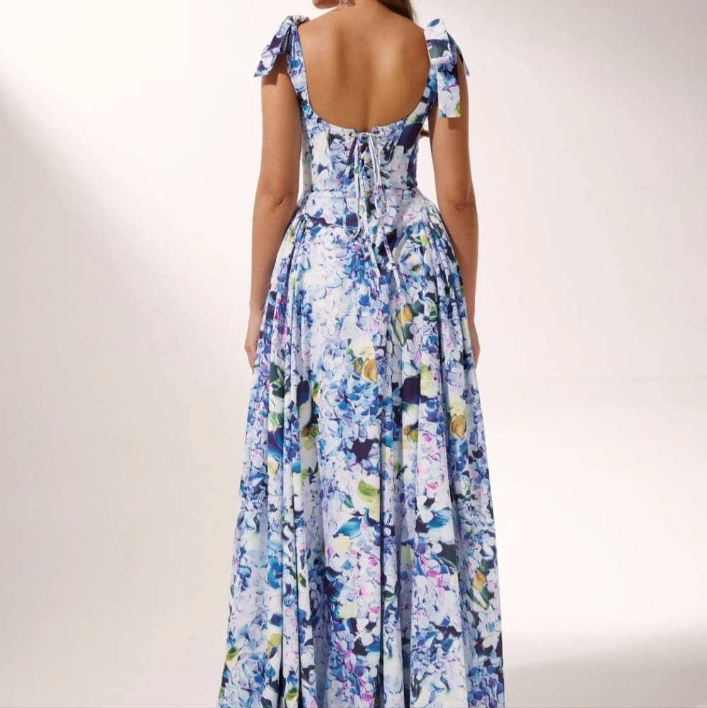 Blue and White Maxi Sundress with Square Neck and Cap Sleeves - Picture 2 of 7